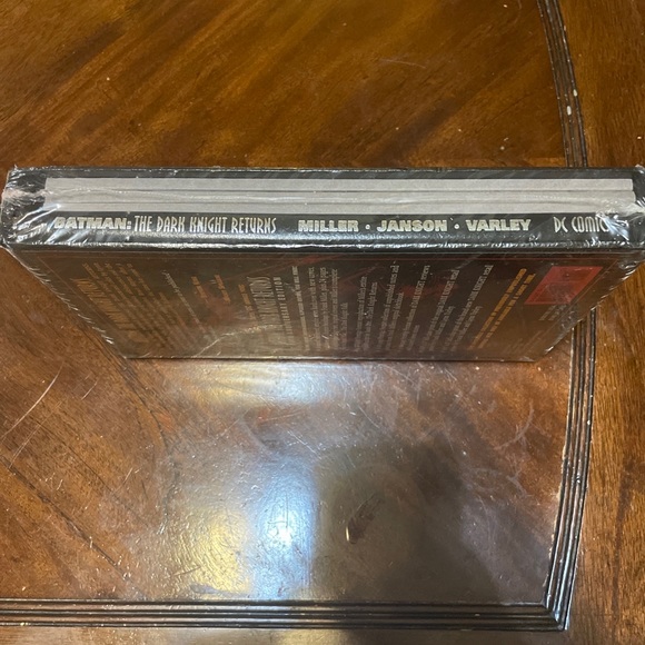 batman book 1996 the Dark Knight Returns, Sealed And Signed 10th Anniversary - Picture 4 of 5